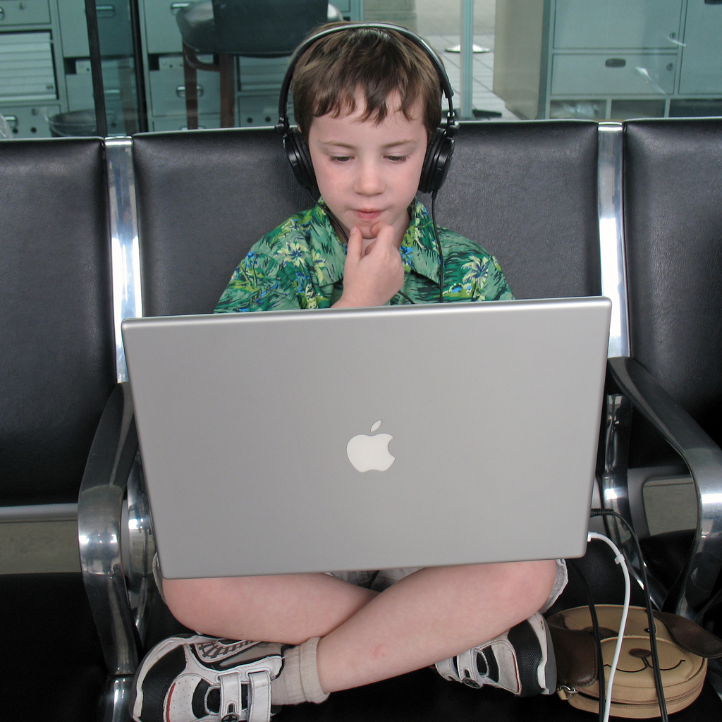 Le contrôle parental sur le Net doit-il être obligatoire? Le contrôle parental sur le Net doit-il être obligatoire?