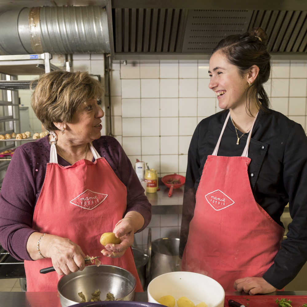 Des seniors heureux aux fourneaux Des seniors heureux aux fourneaux